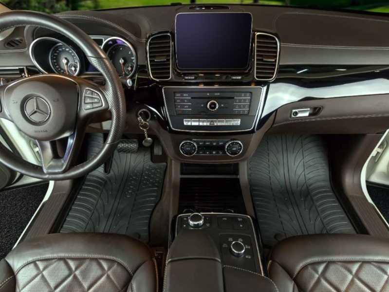 Gumové rohože udržují auta šťastnější a čistší